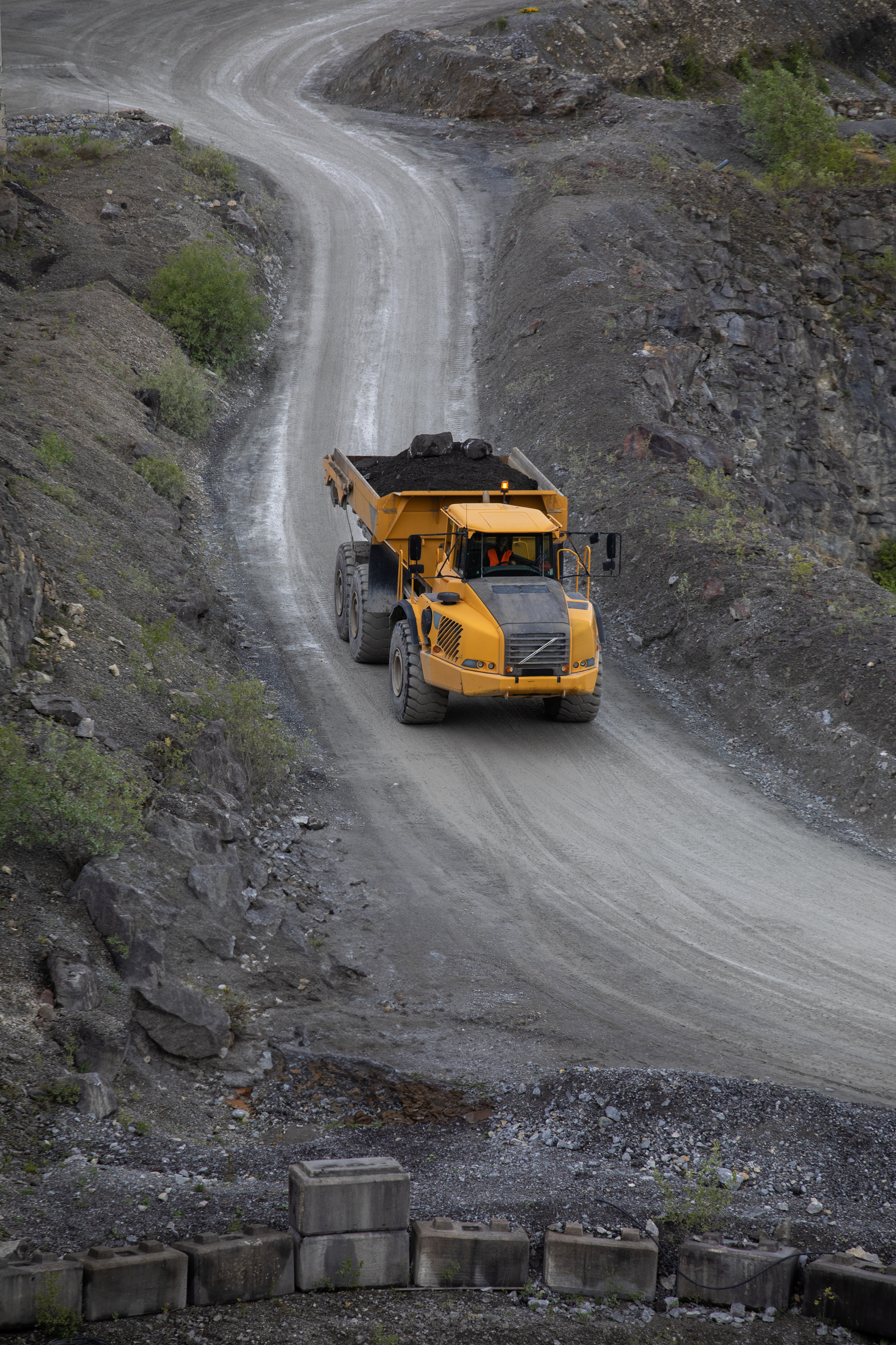 Articulated Dump Trucks: Features and Future Developments 1